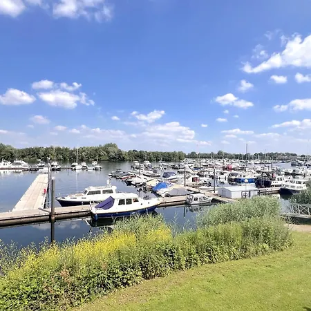 Waterkant Apartment Maasbommel