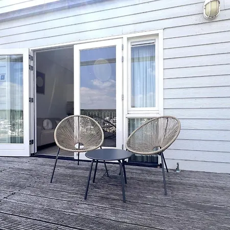 Waterkant Apartment Maasbommel