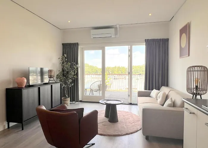 Apartment Waterkant Maasbommel