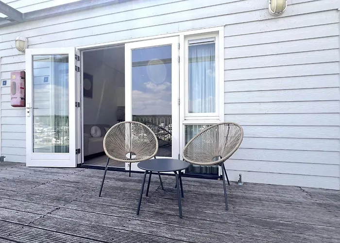 Waterkant Apartment Maasbommel